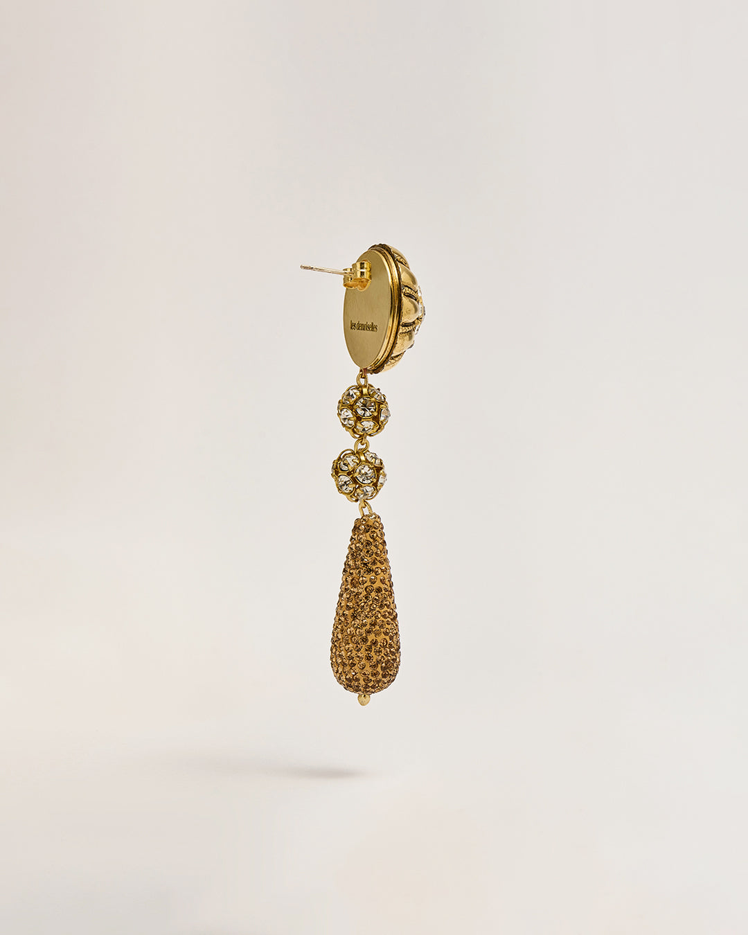 Orecchini pendenti con bottone gioiello vintage, sfere e gocce di cristalli. 